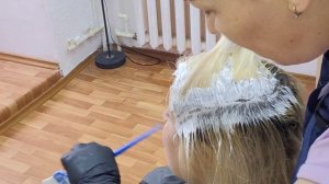 Тотал блонд. Обесцвечивание на 12%. Тонирование 9/76 Эстель.