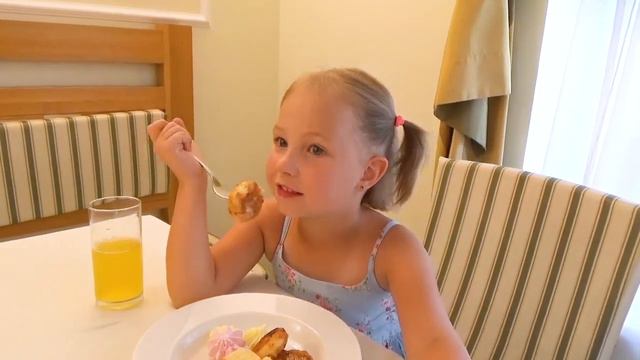 Маленькая Вера потеряла родителей! Что  Вера делала одна в отеле? Новое видео от Little Vera