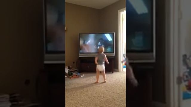 Дети повторяют все за взрослыми - Рембо мой кумир. смотреть онлайн