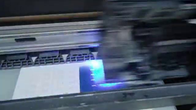 UV printer on paper box with UV led light printer for yueda printer factory смотреть онлайн