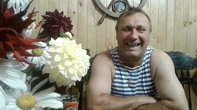 ЧЕЛОВЕК УСТАЛ / МОЙ МУЖ ЛЮБИМЫЙ смотреть онлайн