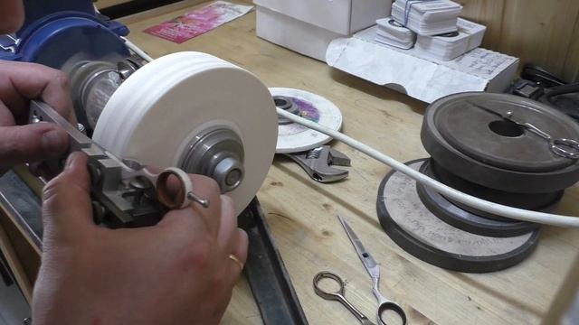 ХОНИНГОВАНИЕ ПАРИКМАХЕРСКИХ НОЖНИЦ НАШ СТАНОК ДЛЯ ВЫШЛИФОВКИ. смотреть онлайн