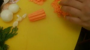 как из МОРКОВКИ вырезать ЗВЕЗДОЧКИ ? варю уху - полное видео уже  скоро !