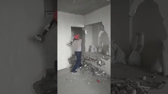 Ломаем стену Кувалда в действии смотреть онлайн