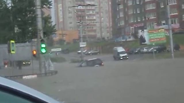 потоп в Смоленске на улице Румянцева 28,05,2014 смотреть онлайн