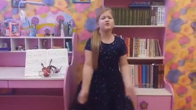 Страна читающая — Анастасия Матвеева читает произведение «Квартет» И. А. Крылова смотреть онлайн