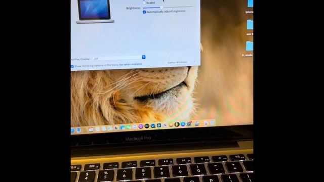How to connect a MacBook with an external monitor смотреть онлайн