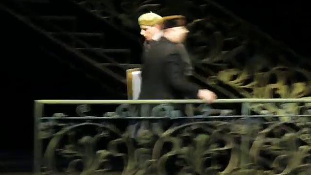 Андрей МАТЮКОВ в роли Художника Петушкова смотреть онлайн