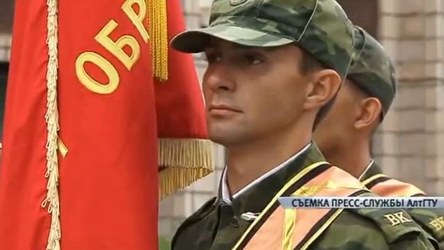 317 студентов технического университета накануне простились с боевым знаменем смотреть онлайн