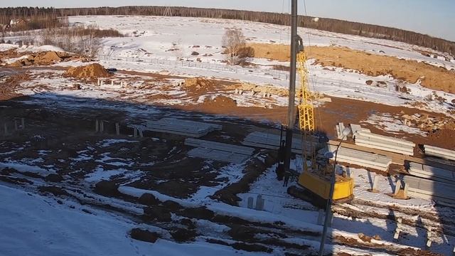 Погружение свай. Сваебойная установка на базе ЭО-5119. смотреть онлайн