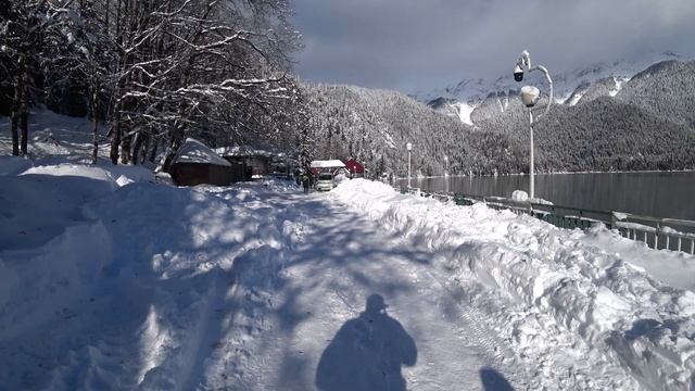 4К И в Абхазии смотрят Триколор едем на оз.Рица