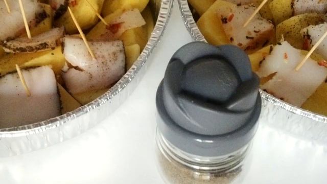 Да простят меня приверженцы ПП,но это безумно вкусно!!!КАРТОШЕЧКА С САЛЬЦОМ😋Baked potatoes with lar смотреть онлайн