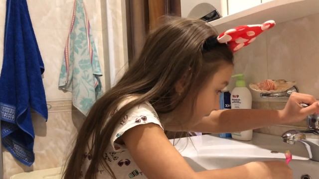 Как весело чистить зубы ? Принцесса Ника