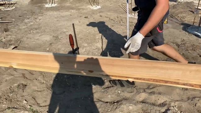 002 Круглый соломенный дом. Монтаж опалубки (Часть 1). смотреть онлайн