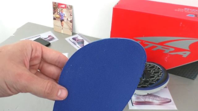 Обзор умных кроссовок Altra Torin IQ смотреть онлайн