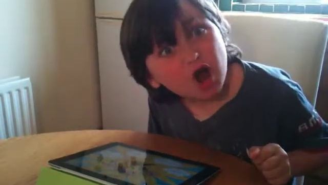 iPad DEMO The Greedy Crow - Cheeky little Crow! смотреть онлайн