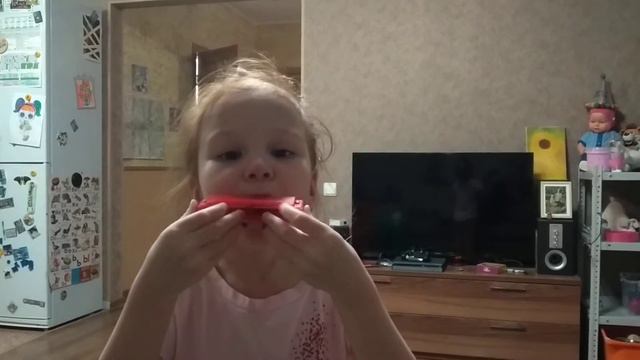 Алисе подарили губную гармошку! смотреть онлайн