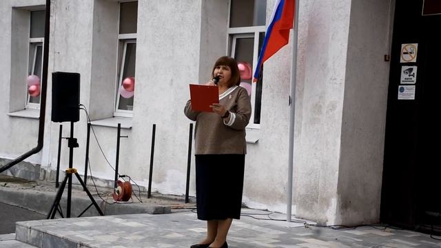 Торжественная линейка посвященная Дню знаний в Троицкой школе №5 смотреть онлайн