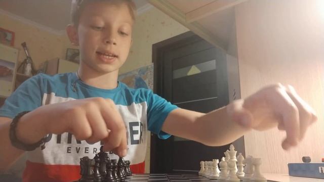 рассказываю как ходят фигуры в шахматах смотреть онлайн