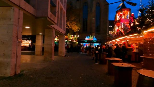 Stuttgart Walk Christmas Market/Stuttgart Weihnachtsmarkt