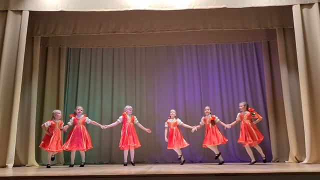 группа Веснушки  категория 7-10лет  с танцем По малину в сад пойдем