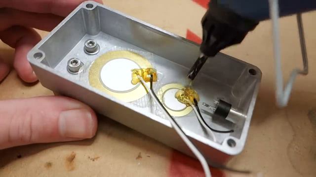 Making a Piezo Pickup Instrument смотреть онлайн