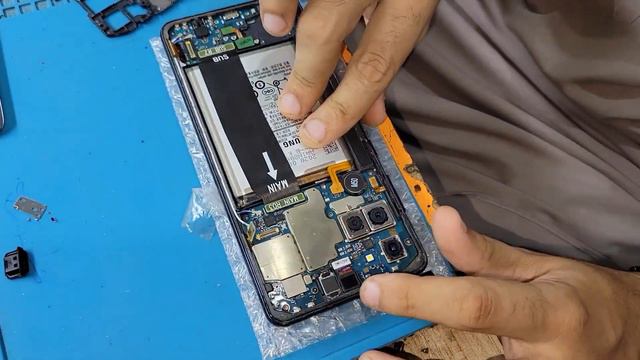 Замена экрана Restoration of a Destroyed Galaxy Note 10 Lite Phone - Rebuilding a Broken Phone смотреть онлайн