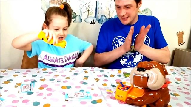 ? ? Настольная игра "ОСТОРОЖНО ЗЛАЯ СОБАКА" ? Злая Собака игра | игры для детей смотреть онлайн
