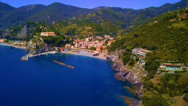 4K - Cinque Terre, Monterosso al Mare / Italy смотреть онлайн