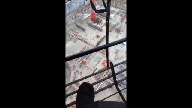 Petite vue sur le chantier!!! смотреть онлайн