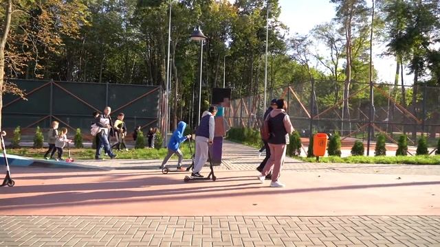 Steve Minecraft in Real Life ✅ Costume from Cardboard ✅ People react to Steve смотреть онлайн