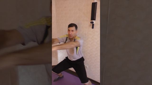 Приведет в порядок ноги, ягодицы, мышцы пресса и плечи – простое упражнение ? смотреть онлайн