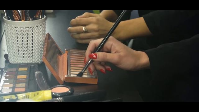 Промо ролик курсу "Макіяж для себе" смотреть онлайн