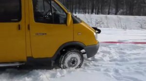 Горный Алтай. Газель застряла в снегу.