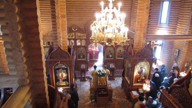 Литургия 17.03.13 Часть3 Малый вход и "Ис полла" смотреть онлайн