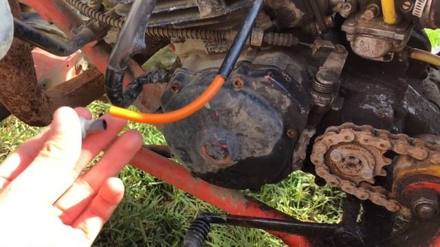 Changing a spark plug cap | Yamaha Blaster 200 смотреть онлайн
