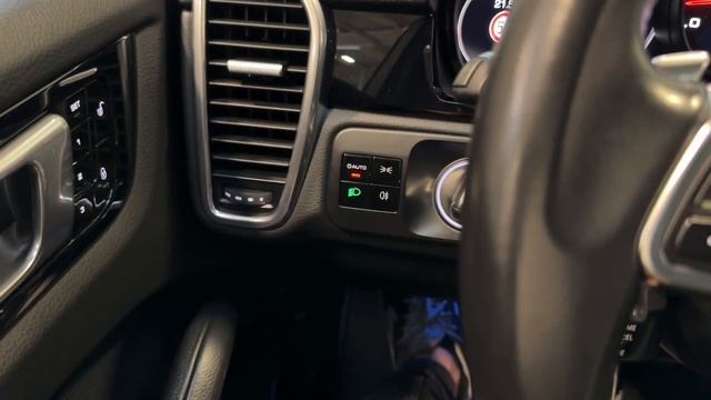 Porsche Cayenne - S*324kW*BOSE*PANO*PDLS+*TAŽNÉ смотреть онлайн