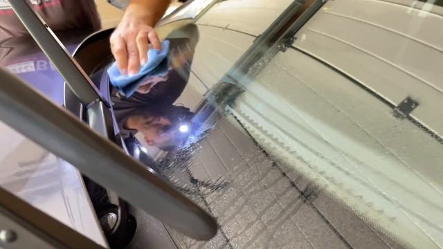 Очистка стекла автомобиля. смотреть онлайн