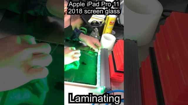 Apple iPad Pro 11 2018 screen glass replacement Laminating смотреть онлайн