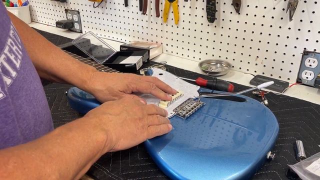 Squire Cyclone And Fender Jaguar Hybrid - Jangle For Days смотреть онлайн