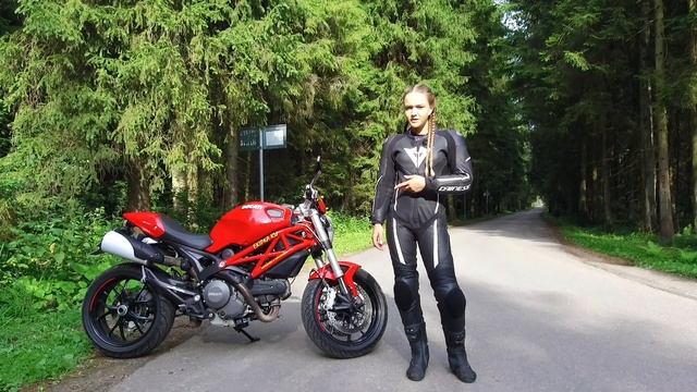Женский мото обзор Ducati Monster 796. V-образник или рядник? смотреть онлайн