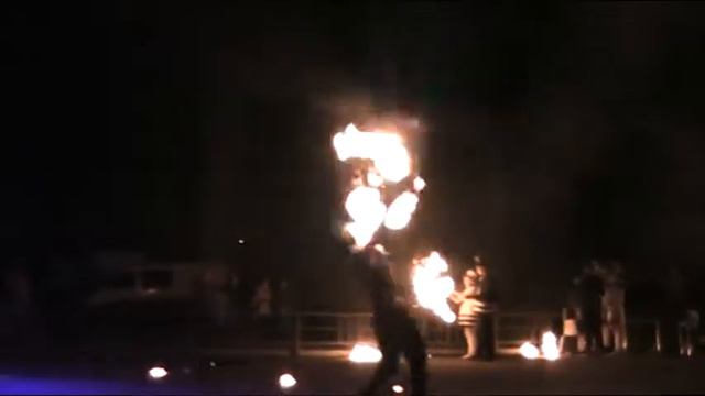 Фаер шоу Red cet ( Луганск т-ц Aurora ) 2ч. смотреть онлайн