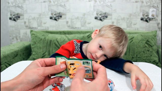 Мистер Илюша открываем киндер сюрпризы планета животных. kinder surprise animal planet смотреть онлайн