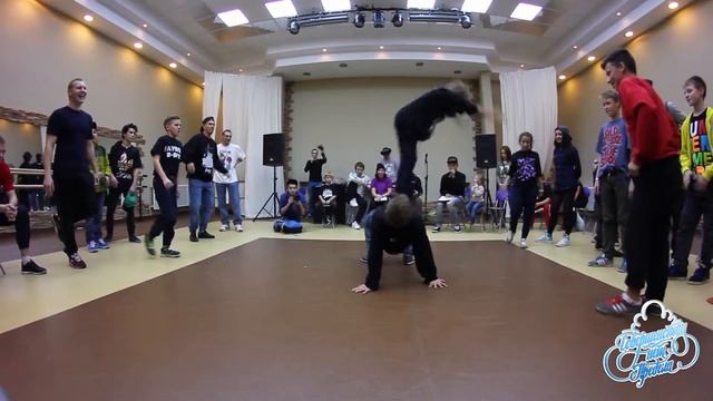 Tazman и Марьяна vs Avrora B-Boys 1/2 3х3 до 4х лет опыта СОВЕРШЕНСТВУ НЕТ ПРЕДЕЛА Осень 2014 смотреть онлайн