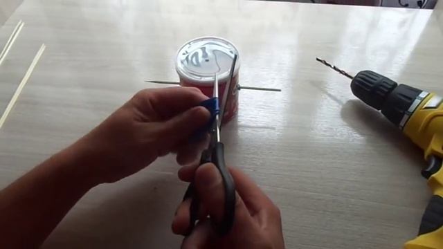 Мини арбалет ( лук ) из коробки принглс ! Интересно и увлекательно !!! смотреть онлайн
