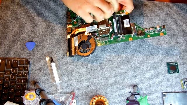 Разборка и Замена термопасты в ноутбуке HP G6 смотреть онлайн