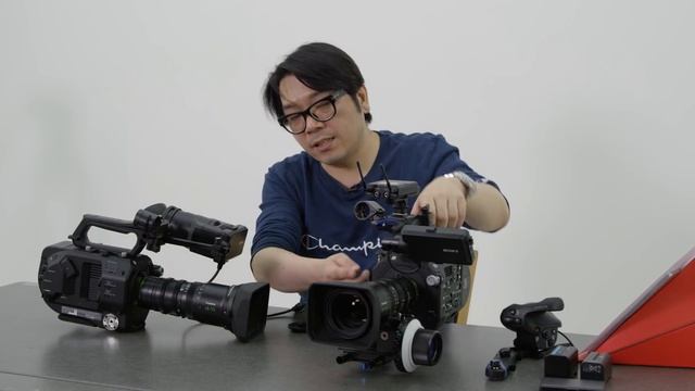 시네마 카메라가 어려운 당신을 위한 소니의 천만원짜리 해결책. SONY FS-7 mk2 개봉후기 [4K] смотреть онлайн