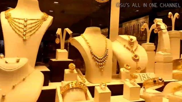 Exploring Dubai Gold Market | Gold Souk Dubai | Tips to buy gold in Dubai ? | Food Travel Company смотреть онлайн