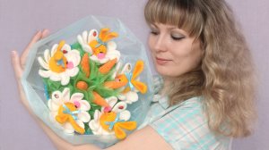 Букеты ромашковых зайчиков - вязаный подарок (крючком и спицами)