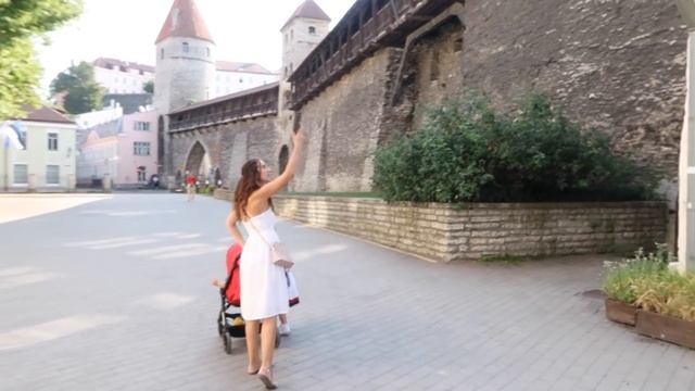 ВЛОГ. ВЛЮБЛЕНА В ТАЛЛИН! Гуляем по ГОРОДУ. ТОРГОВЫЙ ЦЕНТР. смотреть онлайн